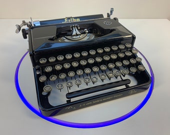 1933 Erika Naumann Model 5 Typewriter