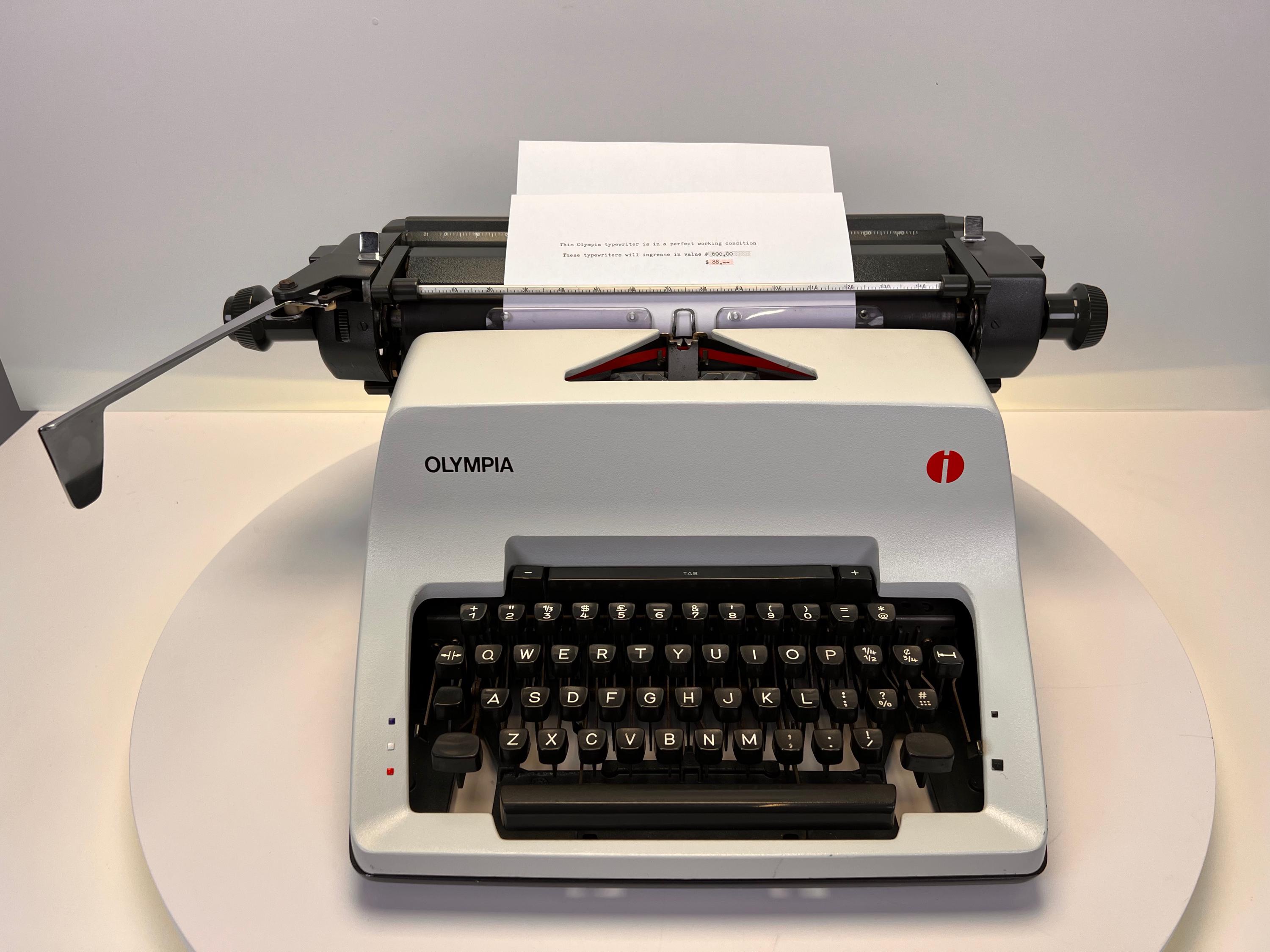【ヴィンテージ】Olympia オリンピア 手動タイプライター ケース付き Rare olympia typewriter - Etsy 日本