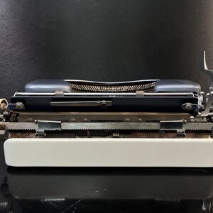 Japy Script Vintage Typewriter, QWERTY, (No.407466), Functional, Serviced and Cleaned Typing Machine, 4* -Star Condition image 4