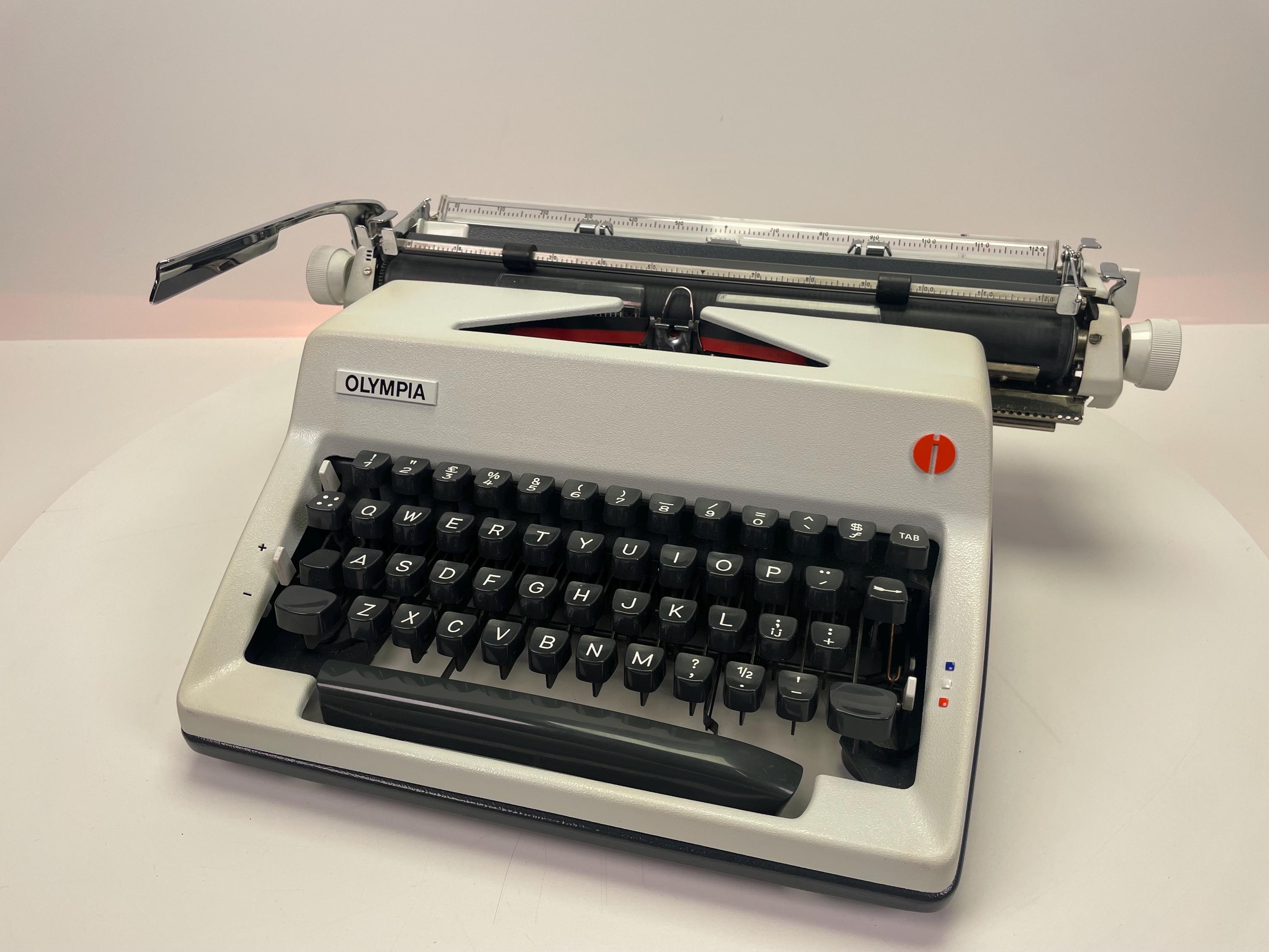 Vintage Olympia SM9 Typewriter w/ Carrying Case Tested