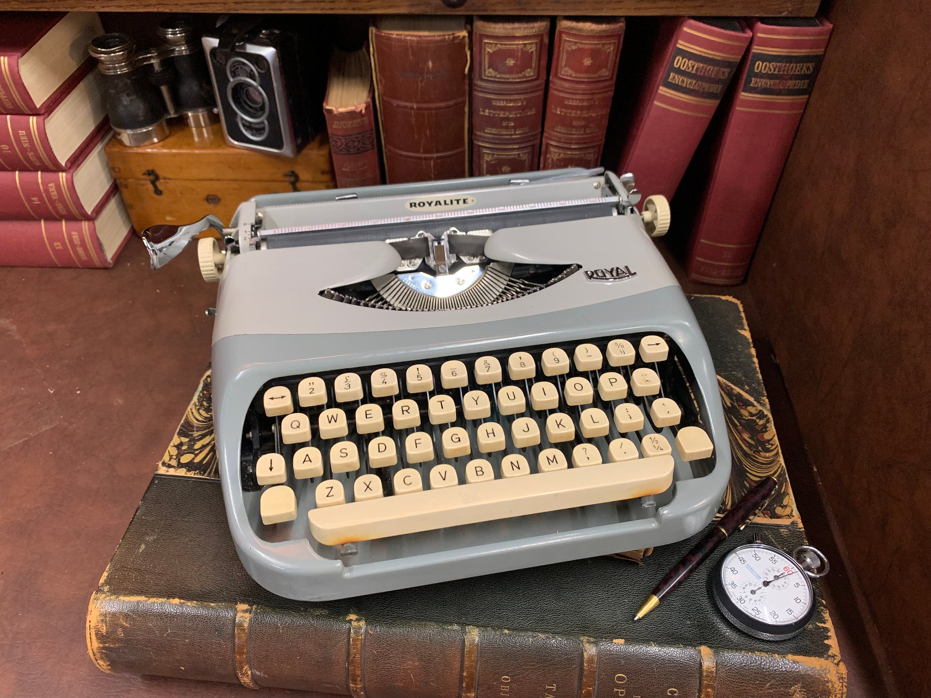 ヴィンテージ ロイヤル ライト ポータブル タイプライター、1959