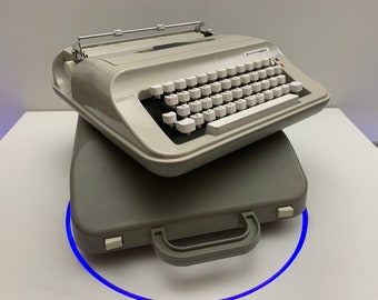 Sehr seltene Mercedes 2000 Schreibmaschine von Olivetti