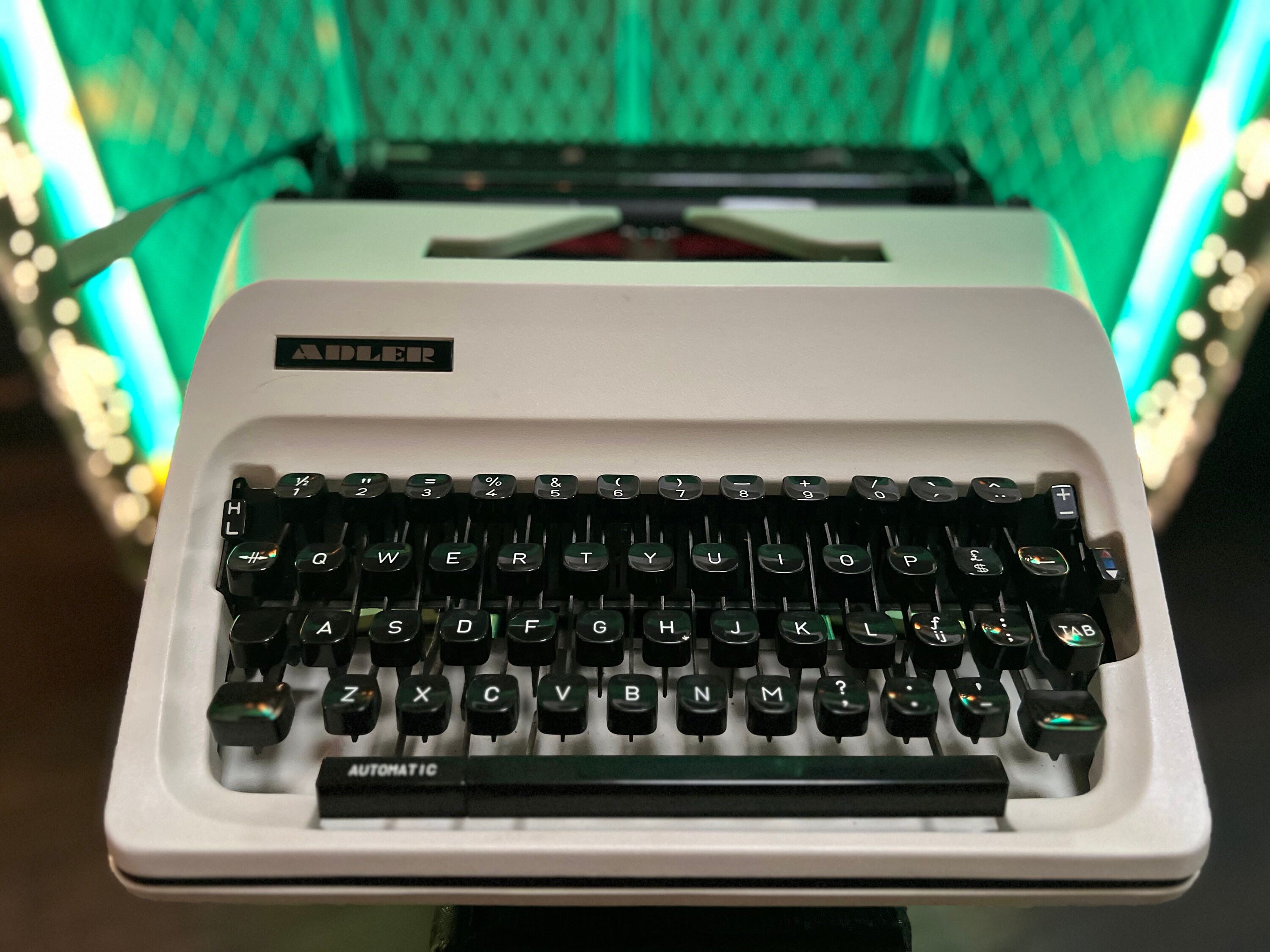 タイプライター、ADLER junior 20, 動作確認済み　西ドイツ製 Adler junior typewriter - Etsy 日本