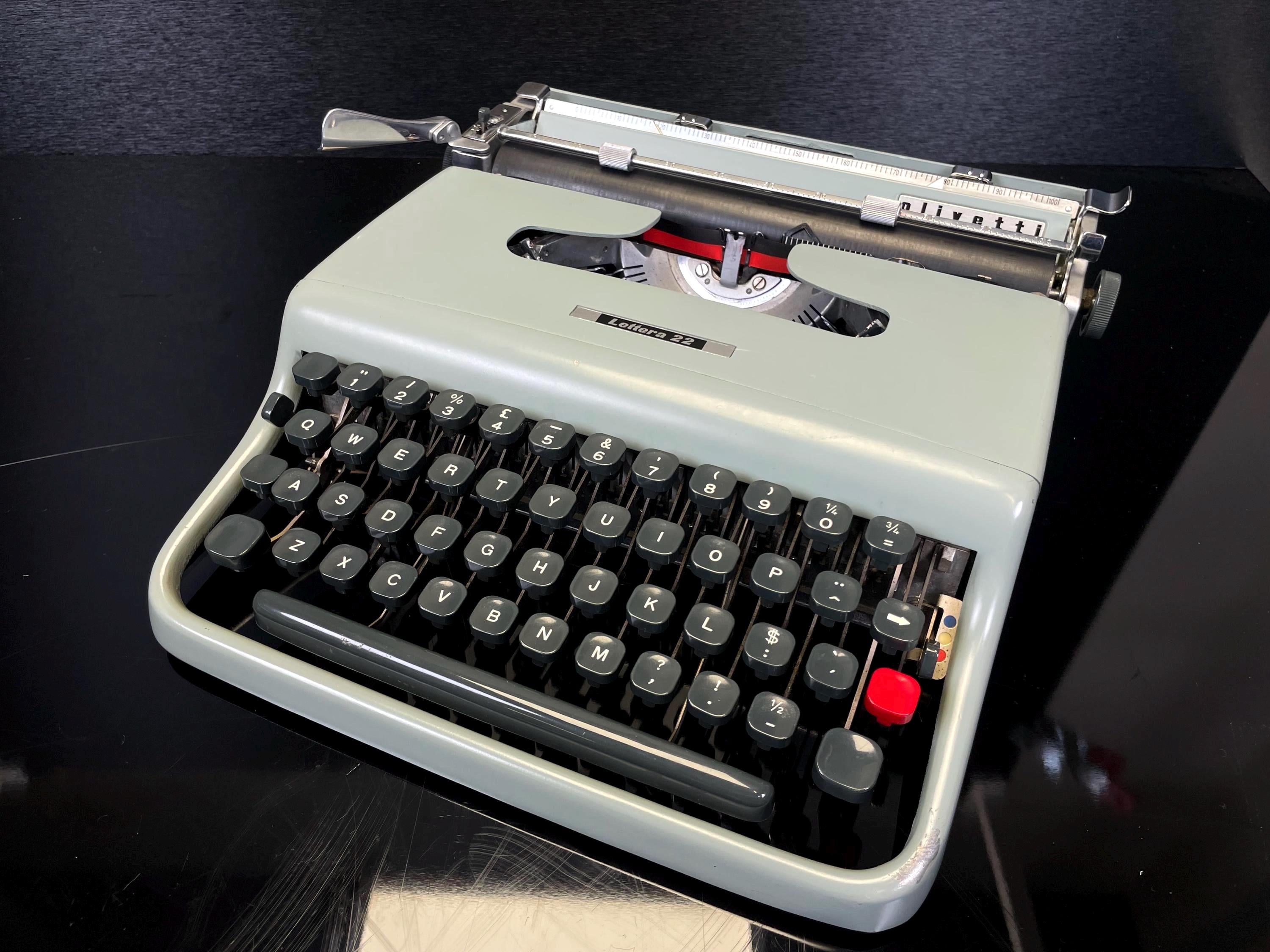 Olivetti Lettera 22 Typewriter, QWERTY, (Serial No. 166106), Functional, Serviced and Cleaned Typing Machine, 4* Star Condition, Year 1954