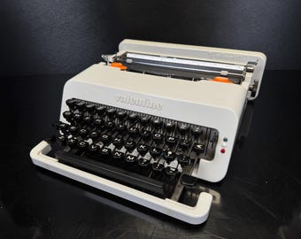 タイプライター オリベッティ バレンタイン、1970s　スペイン製　動作確認済み 象徴的な1970年製オリベッティ バレンタインSタイプライター - Etsy 日本