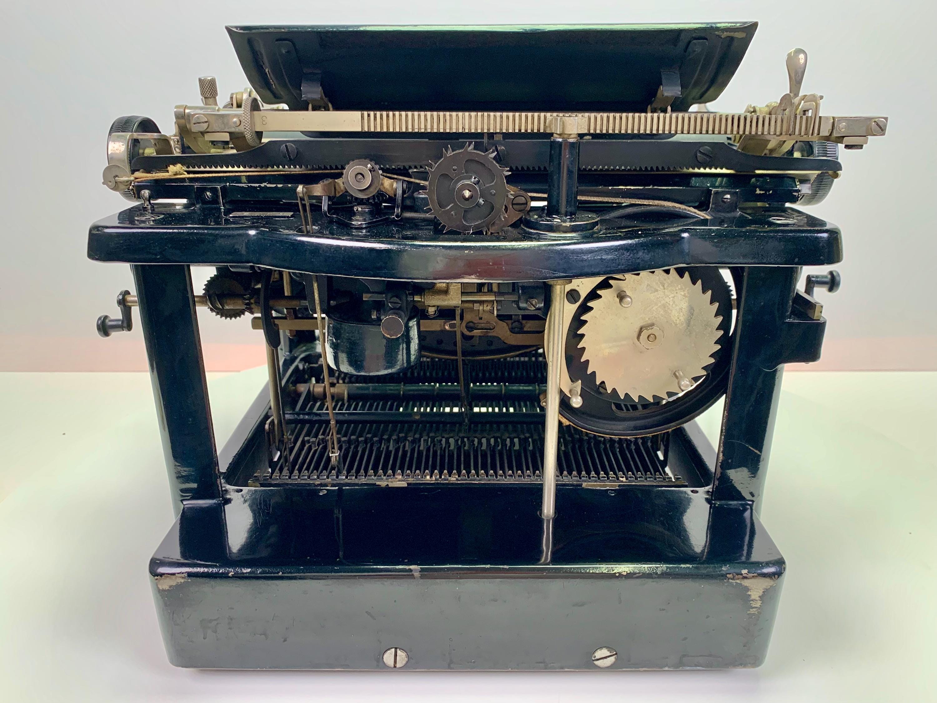 レミントンNo. 11 タイプライター – アンティーク 1915 (シリアル番号