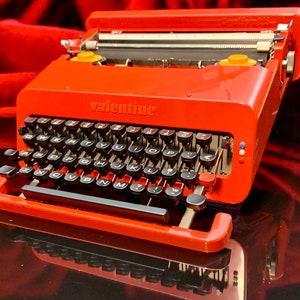 Splendida Olivetti Valentine vintage del 1970, icona della Pop Art
