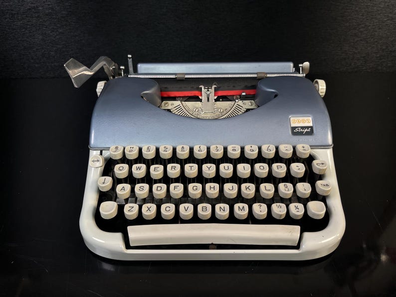 Japy Script Vintage Typewriter, QWERTY, (No.407466), Functional, Serviced and Cleaned Typing Machine, 4* -Star Condition image 2