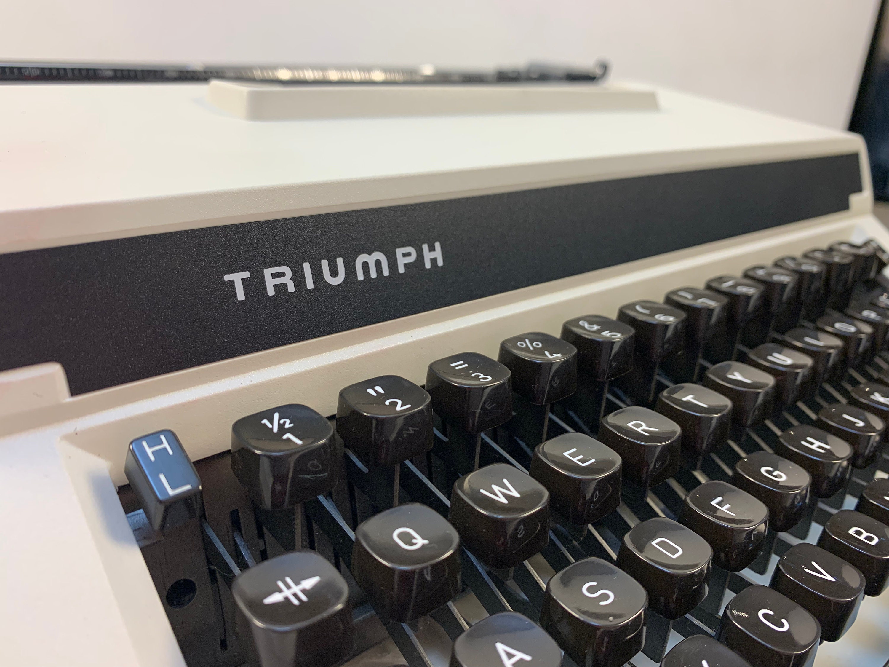 Vintage Retro Triumph Gabriele 12 Portable Typewriter