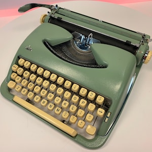 Vintage Stunning design ABC Typewriter, 1963 High quality German lightweight typewriter,