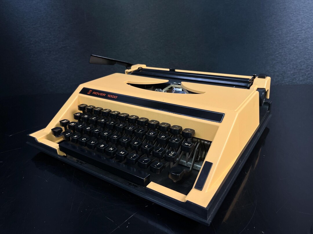 Typewriter 1000 Vintage Rover 1000 Typewriter 1980 QWERTY – Late Mechanical Portable ...