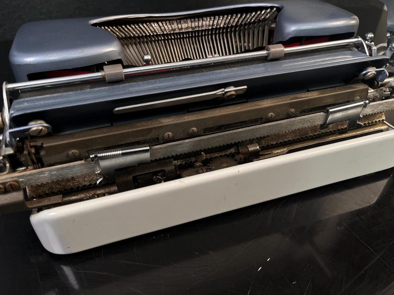 Japy Script Vintage Typewriter, QWERTY, (No.407466), Functional, Serviced and Cleaned Typing Machine, 4* -Star Condition image 8