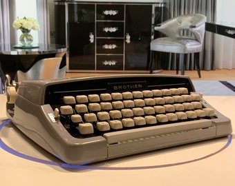 Wunderschöne tragbare Schreibmaschine Brother JP-1