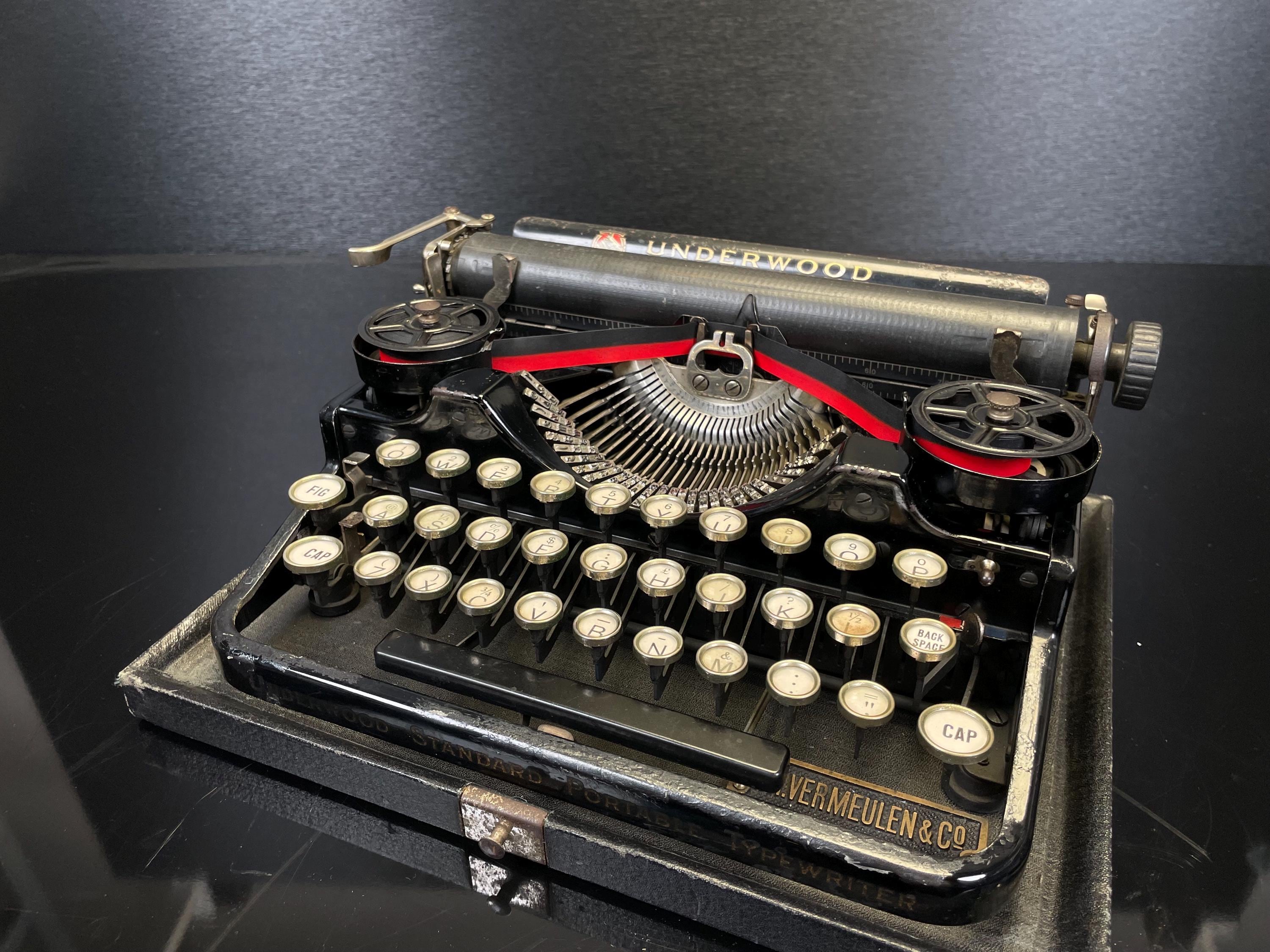 Underwood portable typewriter - Etsy 日本