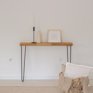 Table console en chêne massif fait main avec design moderne, Hauteur 77 cm, Profondeur 14,5 cm, Choisissez votre largeur ci-dessous.