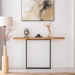 Mesa Consola de Roble Macizo Hecha a Mano con Borde de Metal Negro | Altura: 77 cm | Profundidad 14,5 cm | Elija su ancho a continuación.