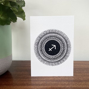 Boogschutter wenskaart, Mandala patroon print, Zodiac kaart voor de verjaardag van november december