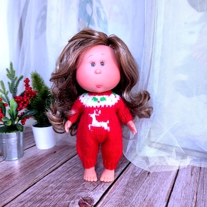 Mono de punto para la pequeña Mia de Nines d'Onil, lana sin costuras, 23 cm