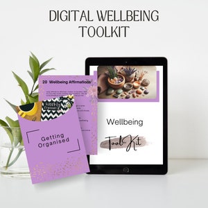 Puede incluir: Un kit de bienestar digital con una cubierta morada y detalles dorados. La cubierta tiene el texto "Getting Organised" y "Weekly Organiser". El kit también incluye una descarga digital con el texto "20 Wellbeing Affirmations" y "Wellbeing Tool Kit".