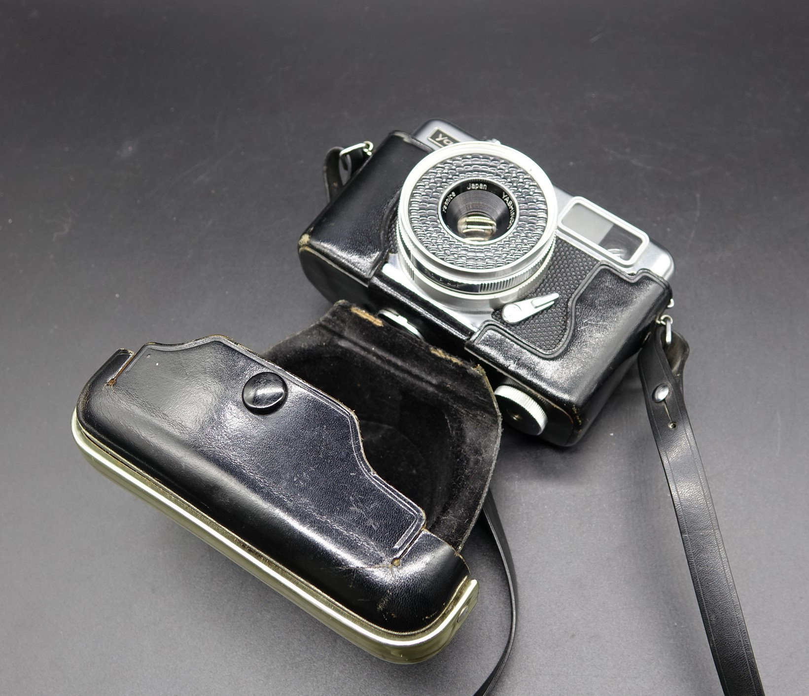 ★SALE★YASHICA ヤシカ かわいい フイルムカメラ EZ-matic ☆SALE☆YASHICA ヤシカ かわいい フイルムカメラ EZ-matic