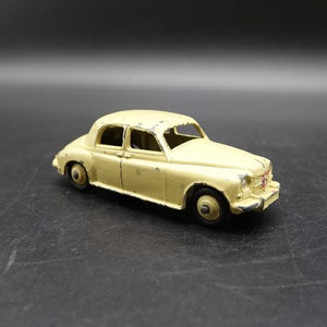 Vintage Toy Car (156) By DINKY TOYS. The Rover 75 Made in England 50s Collectors Dinky Car