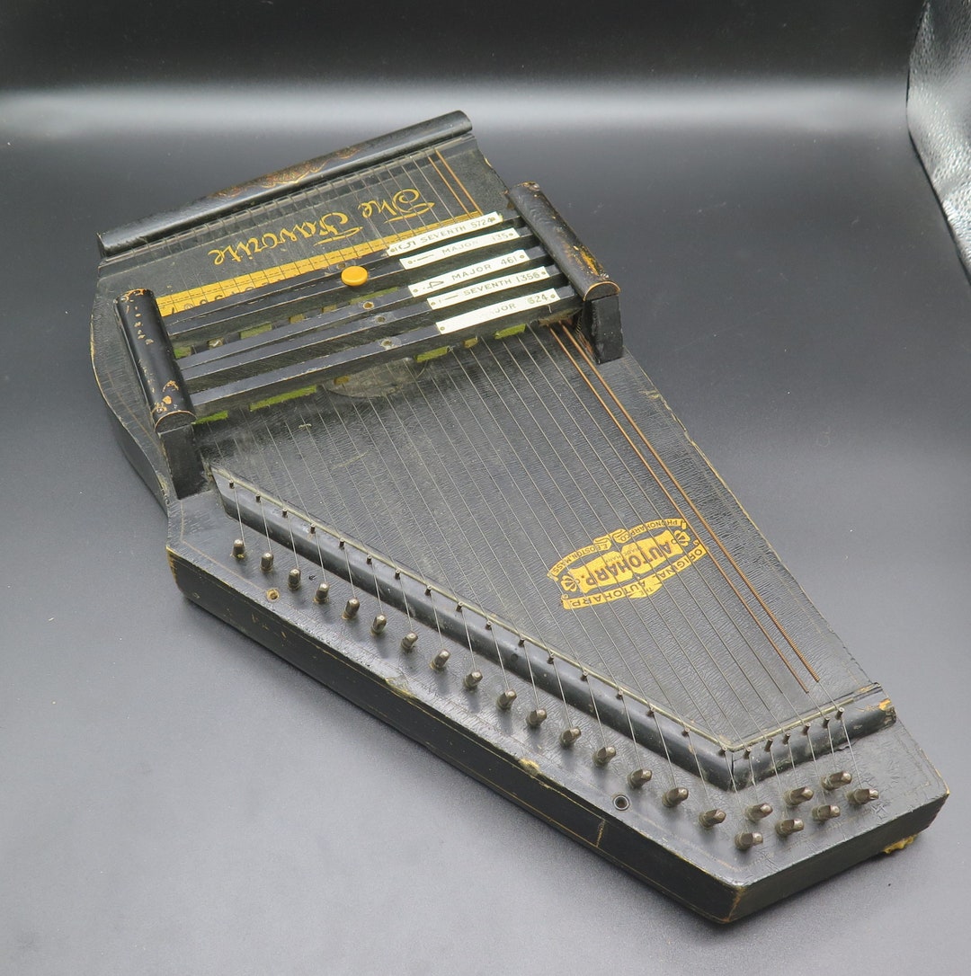 Vintage / Antique ZITHER the Favorite Autoharp. Zither Made in USA in