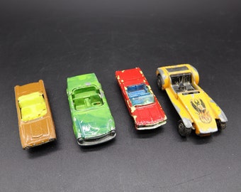 Set van 4 converteerbare speelgoedauto's die liefde nodig hebben en reserveonderdelen. Matchbox nr. 27, 39 en Superfast nr. 60 + Husky Ford Thunderbird uit de jaren 70