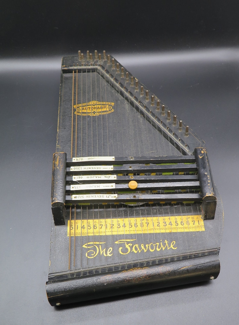 Vintage / Antique ZITHER the Favorite Autoharp. Zither Made in USA in