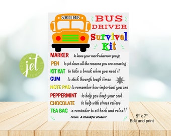 Könnte beinhalten: Eine druckbare Karte mit einer Illustration eines gelben Schulbusses und einer Liste von Artikeln für ein "Busfahrer-Überlebenskit". Die Artikel umfassen einen Marker, einen Stift, einen Kit Kat, Kaugummi, einen Notizblock, Pfefferminz, Schokolade und einen Teebeutel. Die Karte lautet "Von: Ein dankbarer Schüler" und "5" x 7" Bearbeiten und drucken".