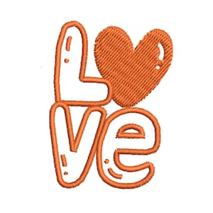 Può includere: Ricamo arancione del vocabolo "Love" con un cuore al posto della "O".