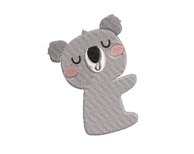 K&ouml;nnte beinhalten: Ein grauer Koala mit geschlossenen Augen und rosa Wangen. Der Koala steht auf seinen Hinterbeinen mit erhobenen Armen.