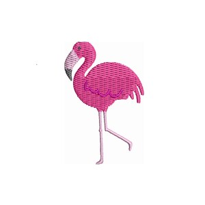 K&ouml;nnte beinhalten: Stickerei-Design eines rosa Flamingos mit einem einfachen, stilisierten Design. Der Flamingo steht auf einem Bein und hat den Kopf zur Seite gedreht.