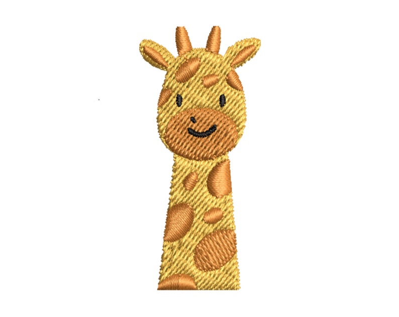 K&ouml;nnte beinhalten: Eine gestickte Giraffe mit einem l&auml;chelnden Gesicht. Die Giraffe ist gelb und orange mit einem braunen Fleckenmuster.