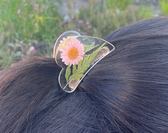 Heart shape Pressed Flower Resin Hair Clips,Hair Accessories in real flowers,pink flower Hair Claw,Dainty Hair Clip,Bridesmaid Gifts,Wedding