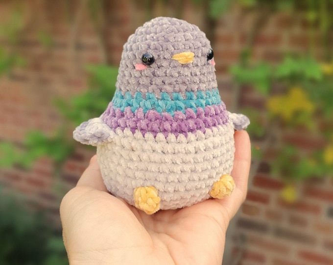Handmade pigeon plushie | Small crochet toy | Ideal gift for bird lovers
