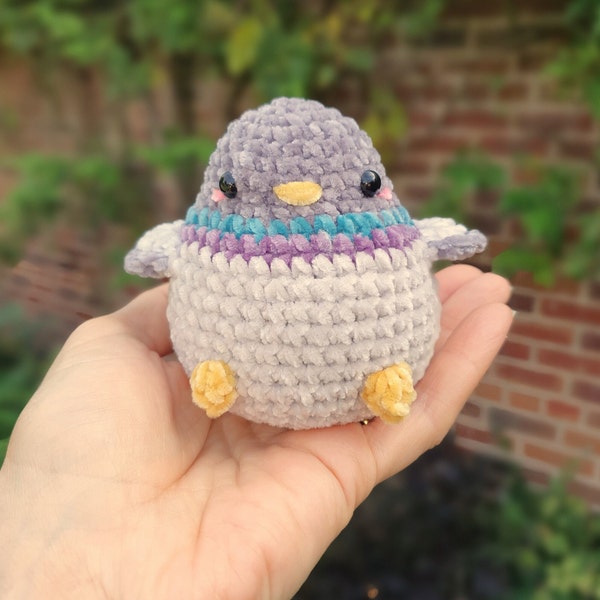 Handmade pigeon plushie | Small crochet toy | Ideal gift for bird lovers