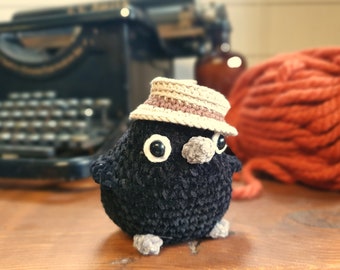 Handmade crow crochet toy | Amigurumi bird plushie | Ideal gift for bird lovers