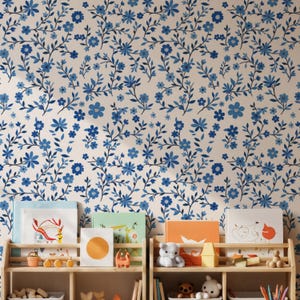 Papel de parede floral azul, mural de parede botânico removível, papel de parede cottagecore removível, arte de parede com flores delicadas, presente para casa