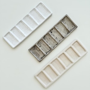Ceramic Handmade Paint Palette, Durable Watercolor Mixing Surface, Essential Artist Tool, Perfect Gift for Painters