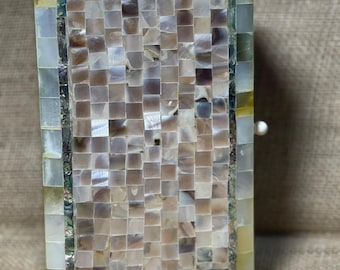 Portagioie intarsiato in madreperla Art Déco: mosaico artigianale