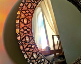 Arabesque Mosaic Round Mirror, Mother of Pearl Shell Inlaid Art Deco, Vintage Wall Decoration, Unique Home Accent! Gift Idea!