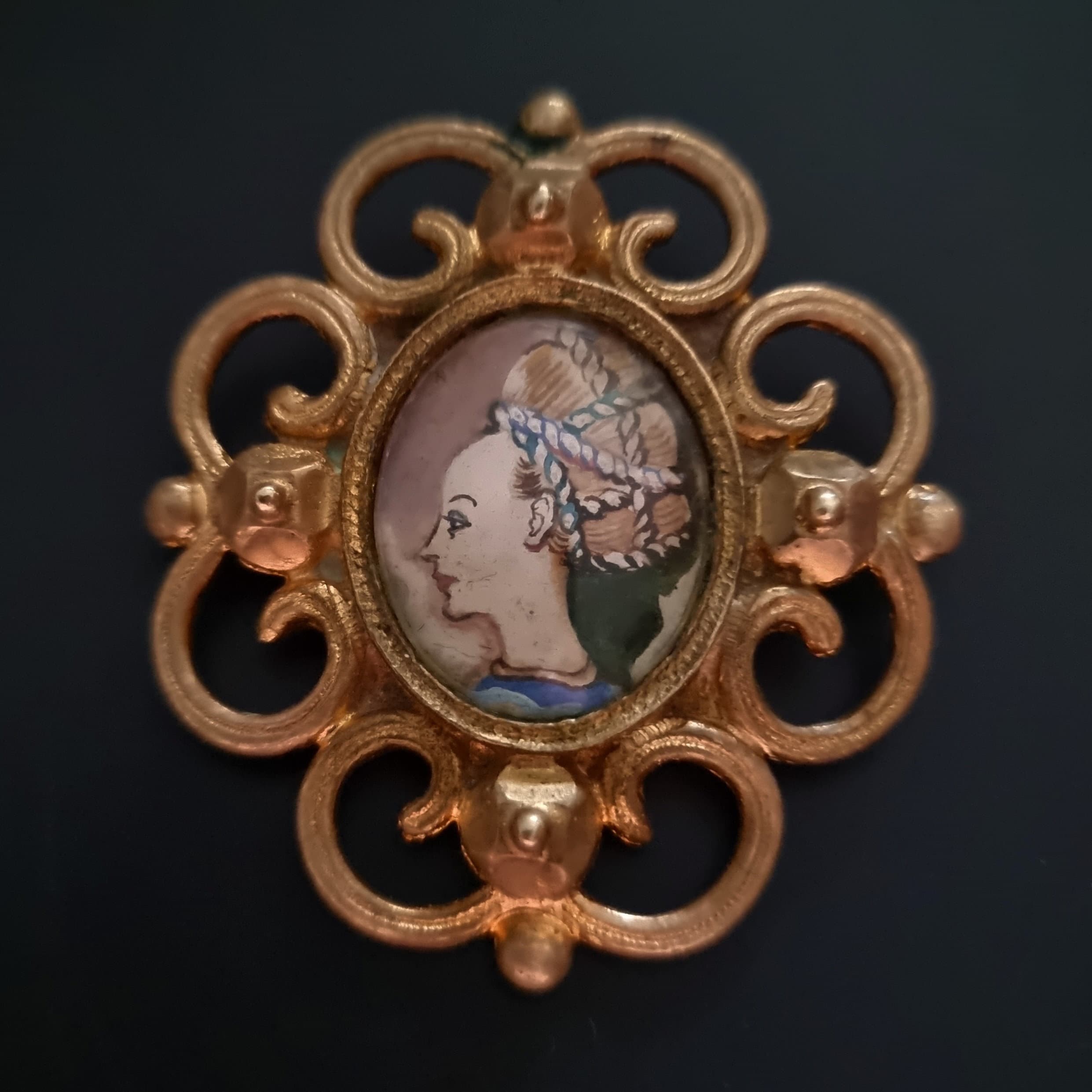 Broche Vintage En Résine Style Védié Vautrin / Lalique Années 50 - Thème Fleur, Occasion Très Bon état