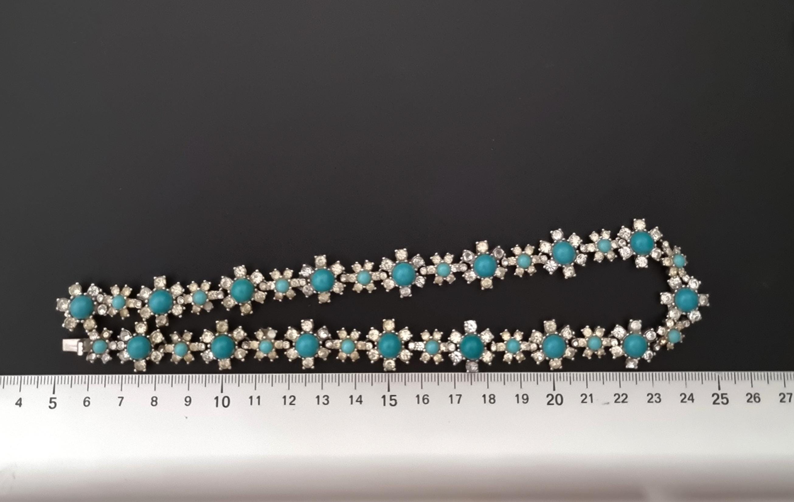 COLLIER VINTAGE ANCIEN, Metal argenté et Cabochons en