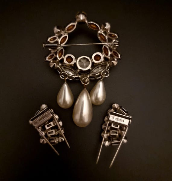 Boucles D’oreilles Clips Vintage Roger Jean Pierre – France Années 1950 – Verre Rouge – Alliage