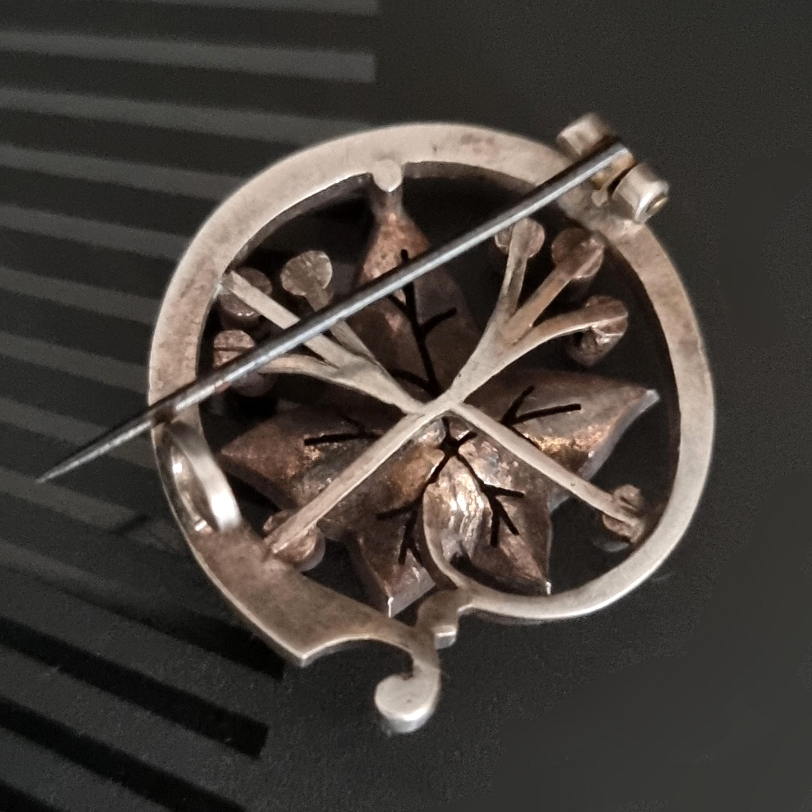 Belle Broche Ancienne En Argent Massif Avec Pierres, Style Napoléon III XIXe Siècle - Bijou Vintage