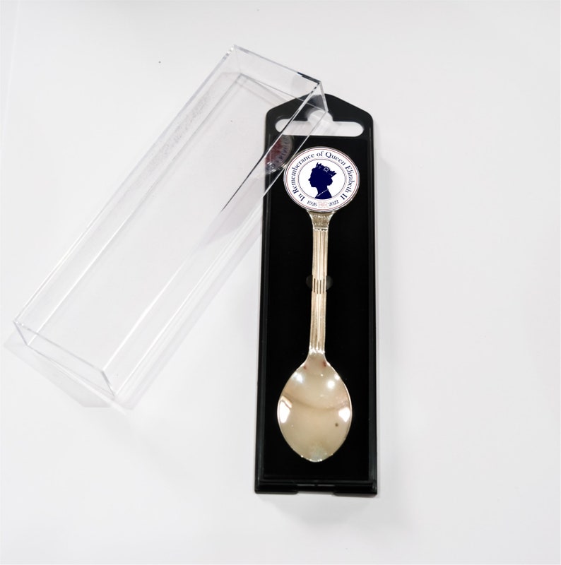 Queen Elizabeth II Remembrance Spoon With Presentation Box, Collectable