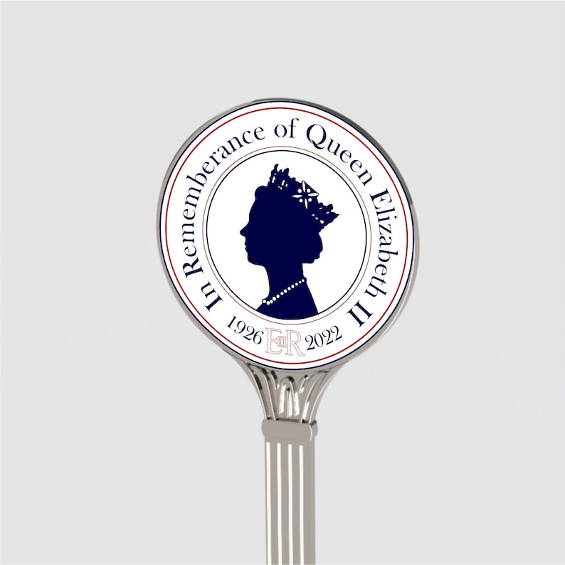 Queen Elizabeth II Remembrance Spoon With Presentation Box, Collectable