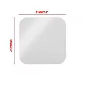Pode incluir: Um objeto quadrado branco com cantos arredondados. As dimensões são 6,1 cm por 6,1 cm, conforme indicado pelas linhas de medição vermelhas. O objeto parece liso e refletivo, possivelmente um espelho ou uma superfície semelhante.