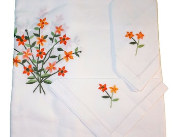Tablecloth (165 x 250 cm) made of 100% cotton with matching napkins - hand-embroidered - rectangular tablecloth, cotton tablecloth