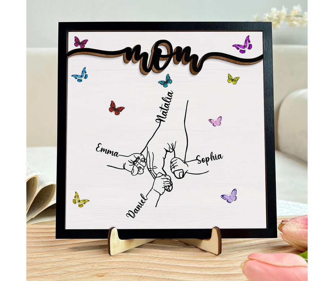 Holding Mom's Hand Wooden Plaque, Custom Mom Plaque With Kids Name, Mother's Day Gift for Mom ...